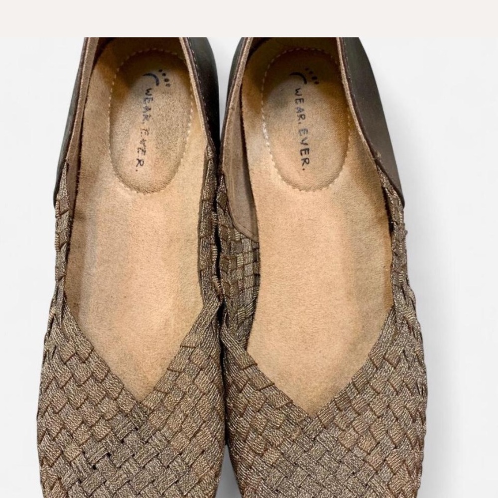 Wear Ever Women's Tan Woven Loafers size 7